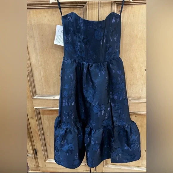 V. Chapman Virginia Tiered Strapless Corset Midi Dress - Picture 4 of 8